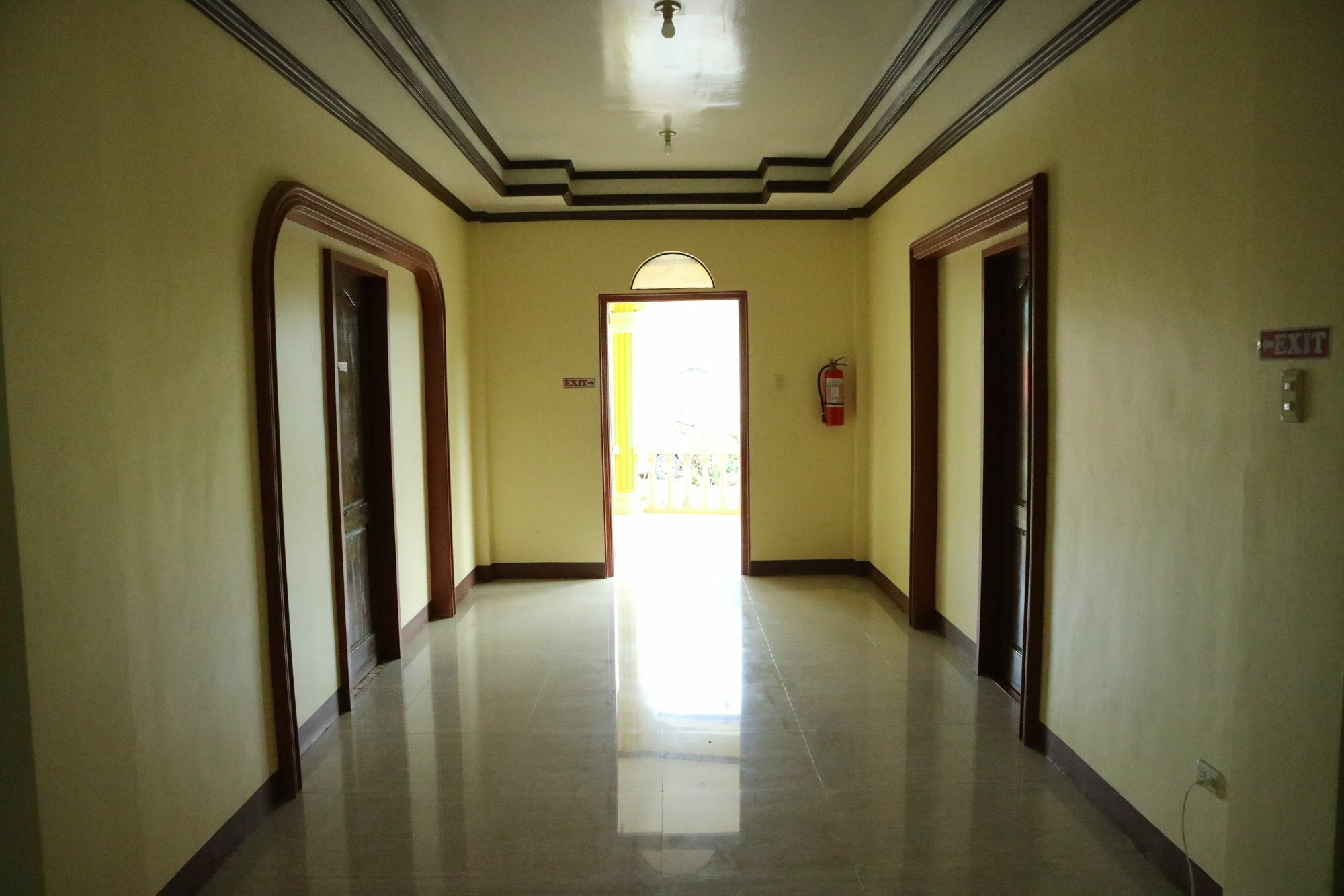 פנגלאו Oyo 422 Villa Emilia Pension House מראה חיצוני תמונה