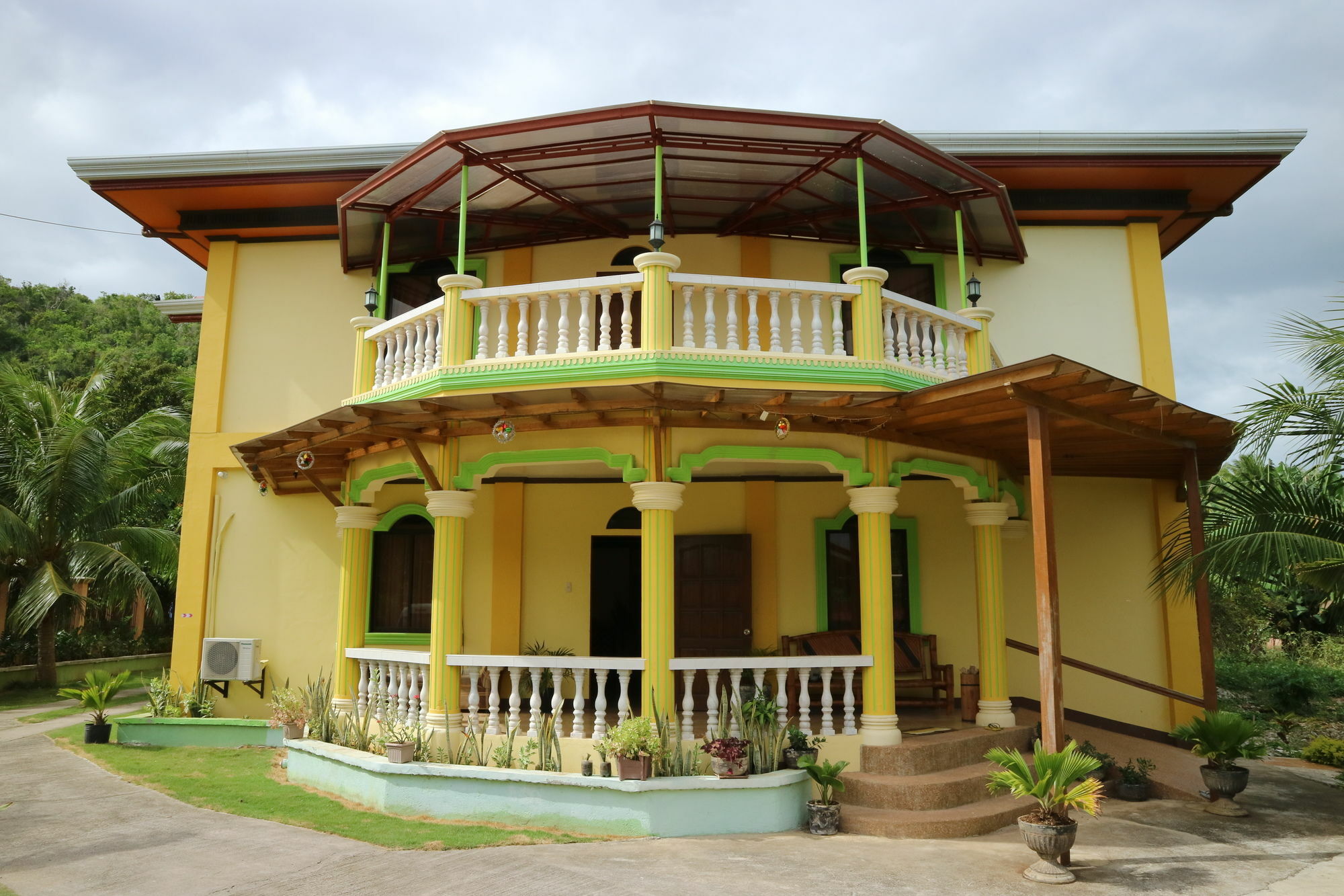 פנגלאו Oyo 422 Villa Emilia Pension House מראה חיצוני תמונה