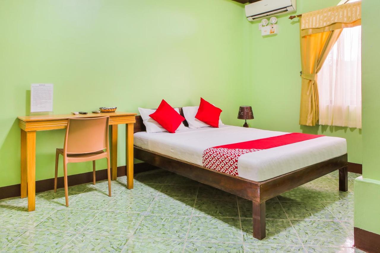 פנגלאו Oyo 422 Villa Emilia Pension House מראה חיצוני תמונה